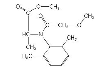 Metalaxyl là chất lưu dẫn mạnh và được dùng để chế biến thuốc diệt sâu bệnh ở cây trồng